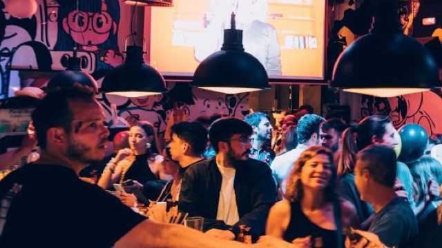 Barman/Barmeid