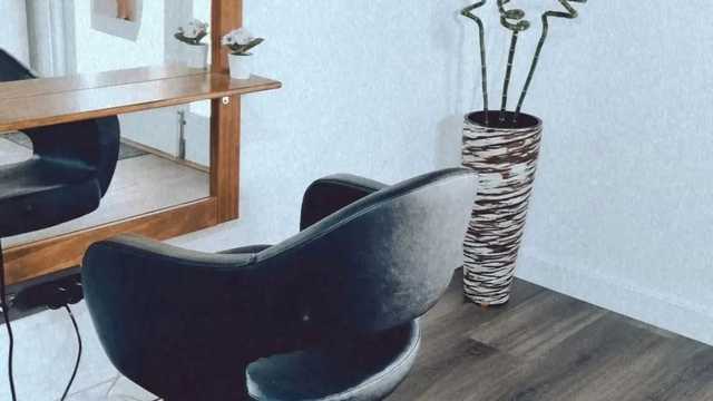 Oficial de Peluquería