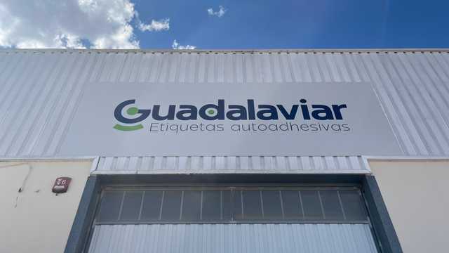 Operario máquina. Rebobinador-Cortador