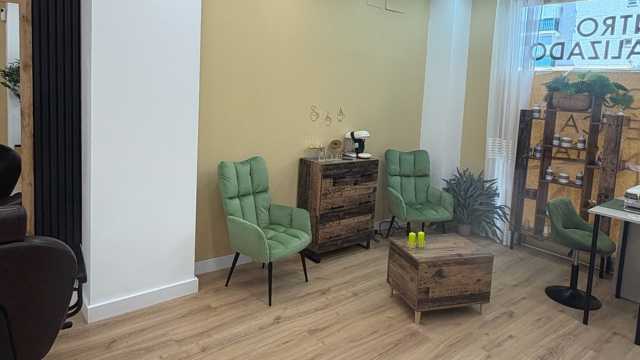 Manicurista Técnica Uñas Acrílicas, Gel,  etc….