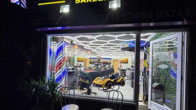 Barber / Hairdresser