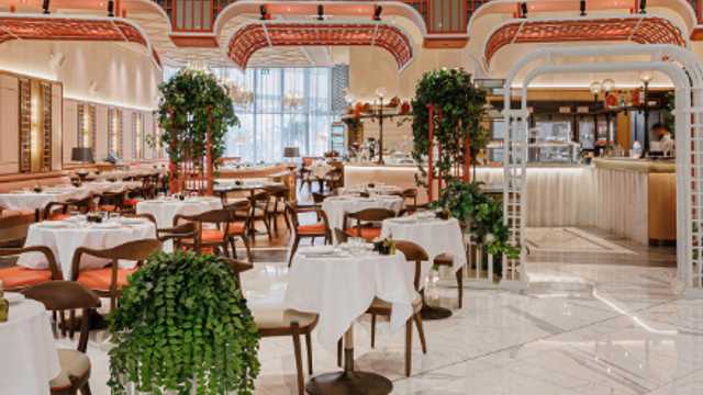 Receptionist (Restaurant)