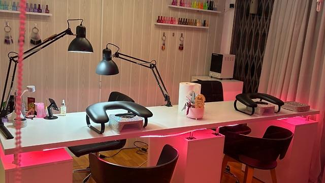 Manicurista autónoma