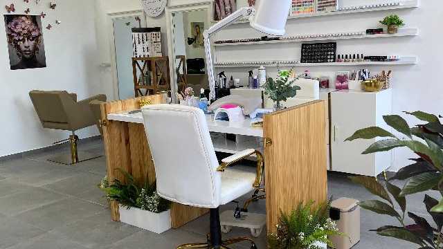 Manicurista autonoma