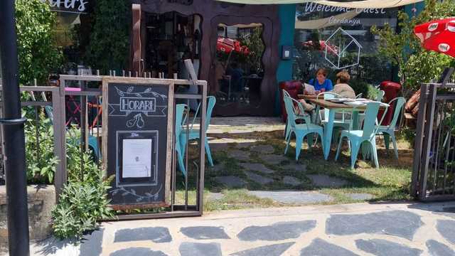 Ayudante/a de Cocina y Friegaplatos