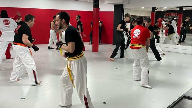 Recepcionista administrativa para centro de artes marciales