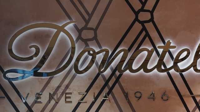 Ayudante camarero aeropuerto