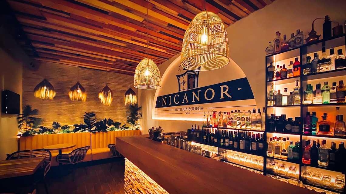 Nicanor Vinos,Café&Copas cover image