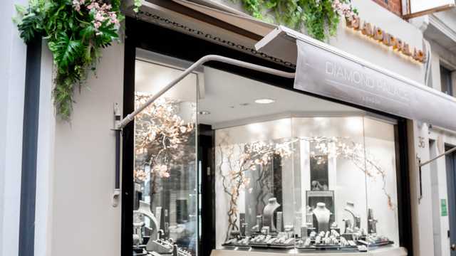 Luxury Sales Assistant