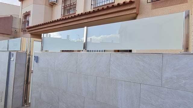 CERRAJERO CARPINTERO METALICO (ALUMINIO,HIERRO,INOX)