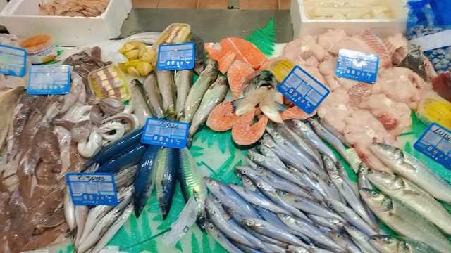 Dependienta de pescaderia