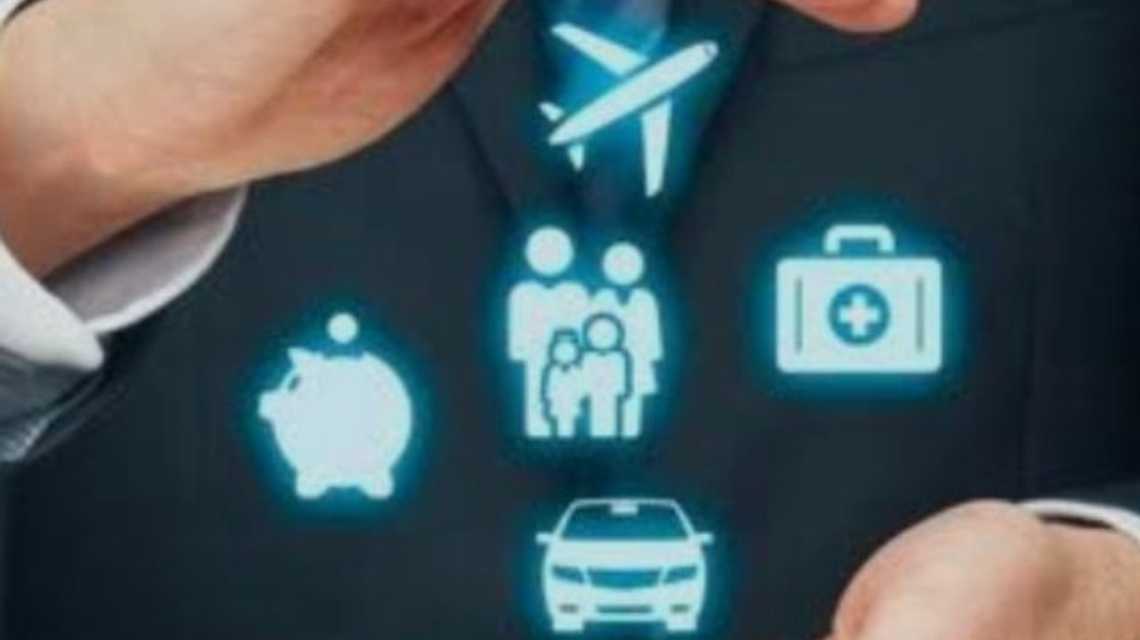 Asesor de seguros cover image