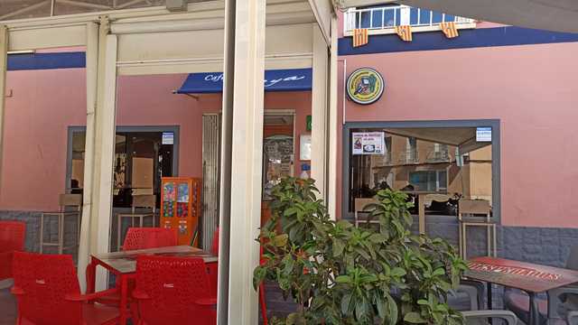 Cocinero/a y Ayudante/a de Cocina