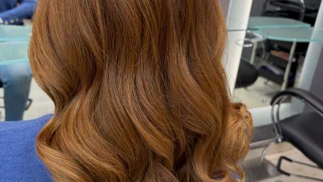 Oficial de Peluquería