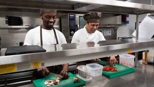 SAONA C.C AQUA - Ayudante/a de Cocina