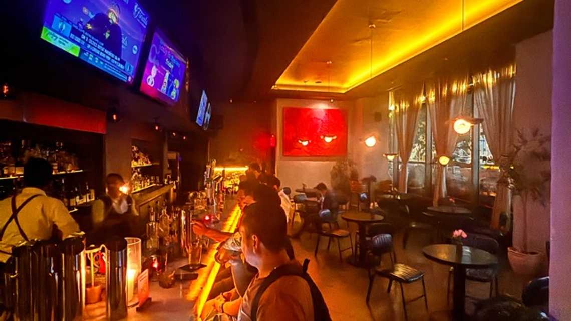 GOLDEN WUISH (THE DUCKHOUSE) cover image