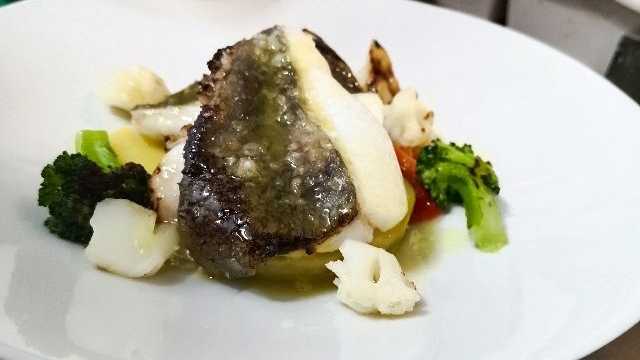 TRABAJA YA. Se busca camarer@s  ideal estudiantes