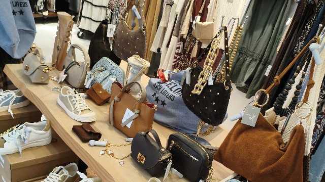 Dependient@ de tienda ropa de mujer