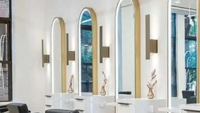 Hair dressing salon