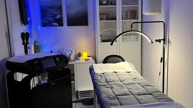 Esteticista manicurista