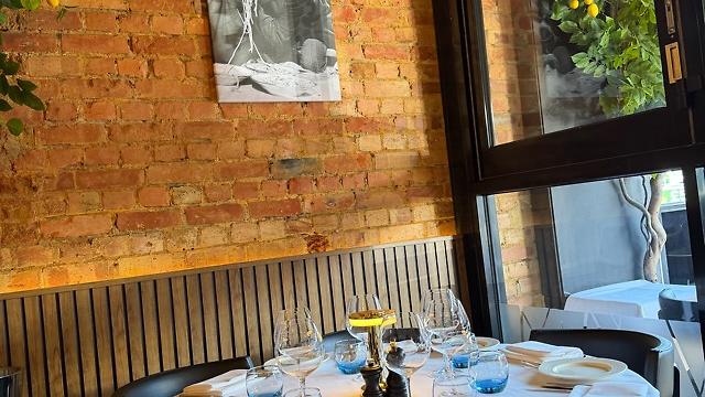 Head Waiter / Waitress