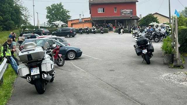 Se necesita camarera para tardes cuatro horas