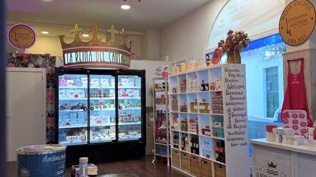 Dependienta tienda Delicatessen