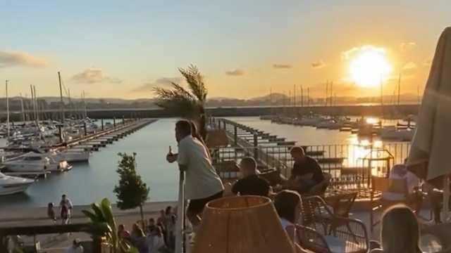 Camarer@ de Barra / Bartender