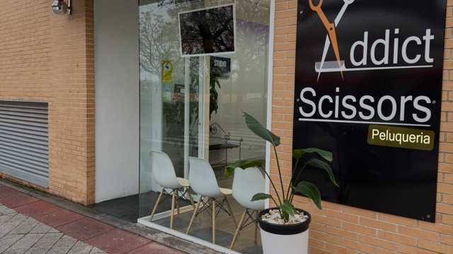 Oficial de Peluquería