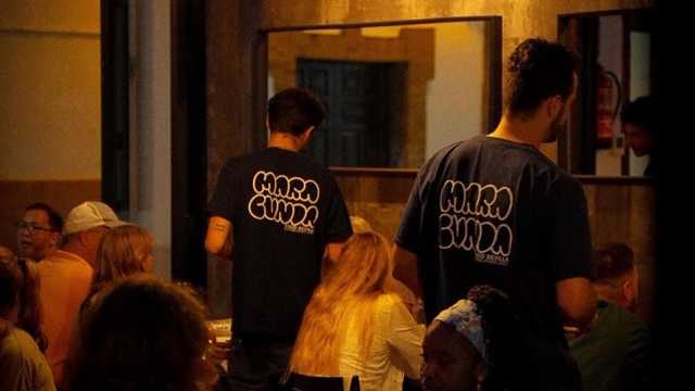 Camarero/a