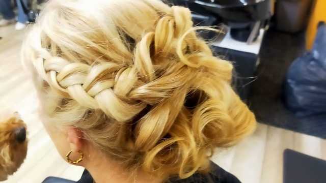 Oficial de Peluquería