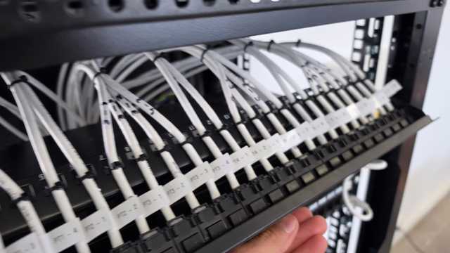 Instalador de sistemas de domótica, audiovisual y redes