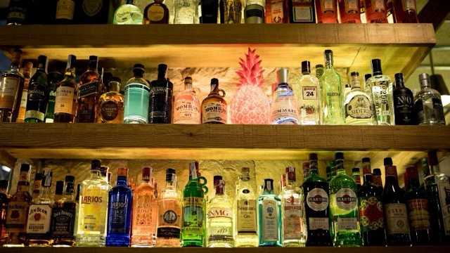 Barman / Barmaid
