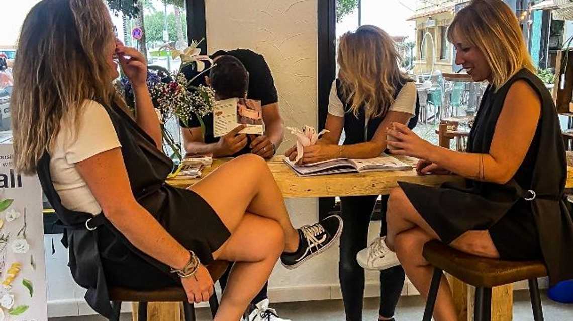 Salon a&t cover image