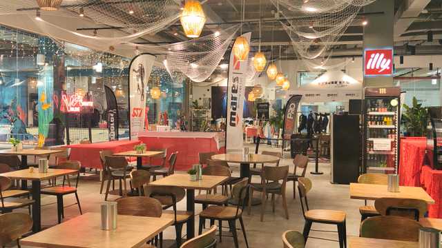 Personal de limpieza y atención cafeteria