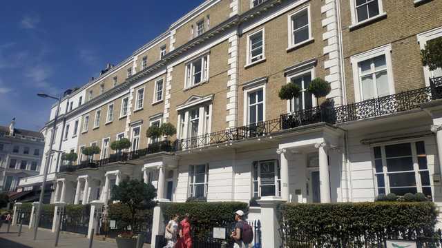 Hairdresser Assistant