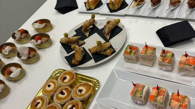 Cocinero/a y Ayudante/a de Cocina