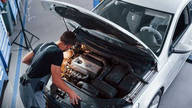 Oficial/a de 1ª o 2ª mecánico/a de automoción