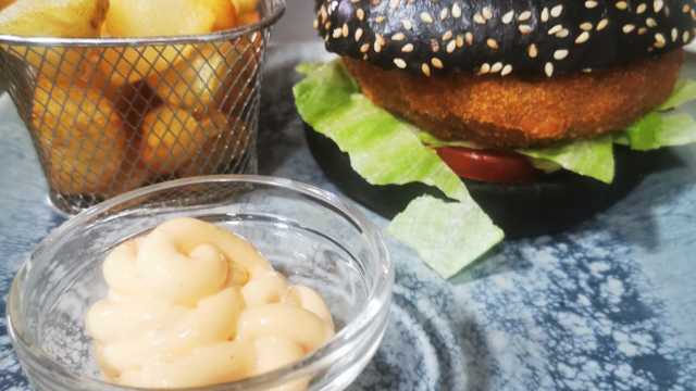 Cocinero/a y Ayudante/a de Cocina