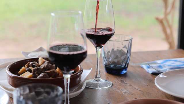 Ayudante/a de Cocina y Limpiador/a