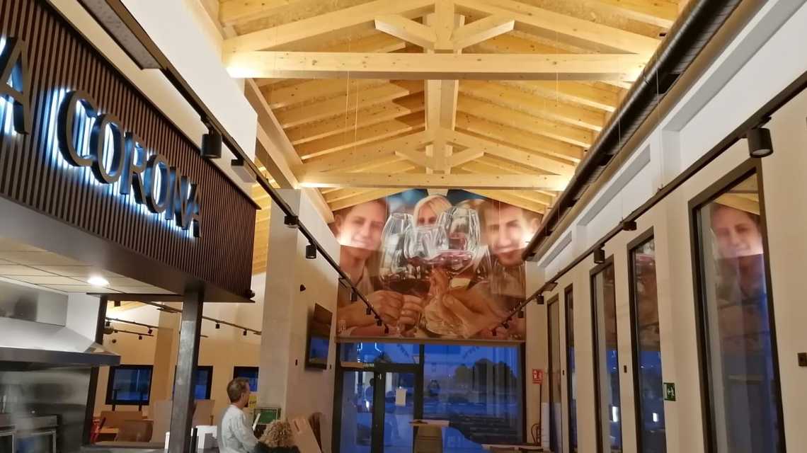 RESTAURANTE LA CORONA  cover image