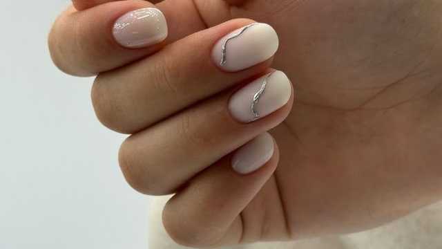 TECNICA MANICURISTA 1000€/30h - PUESTO ESTABLE (No temporal)