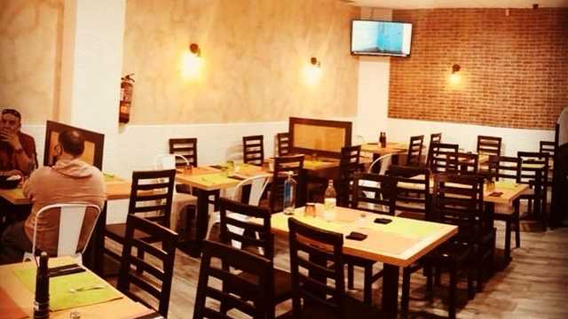 Ayudante de Camarero/a