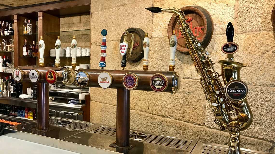 O Farol Bar cover image