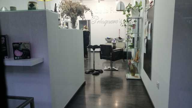 Peluquera/o para media jornada en la Rinconada ( Sevilla)