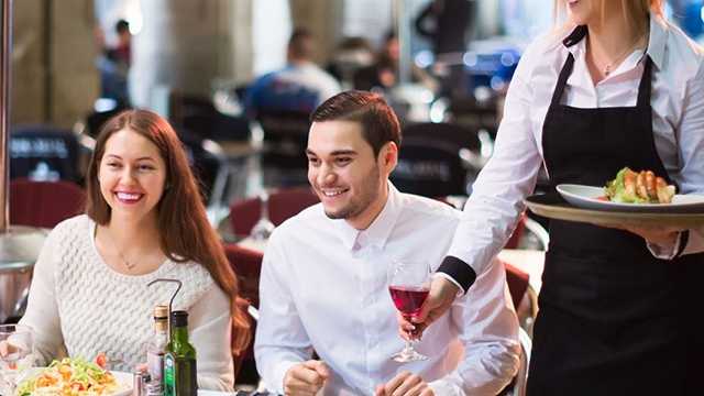 Ayudante/a de Camarero/a