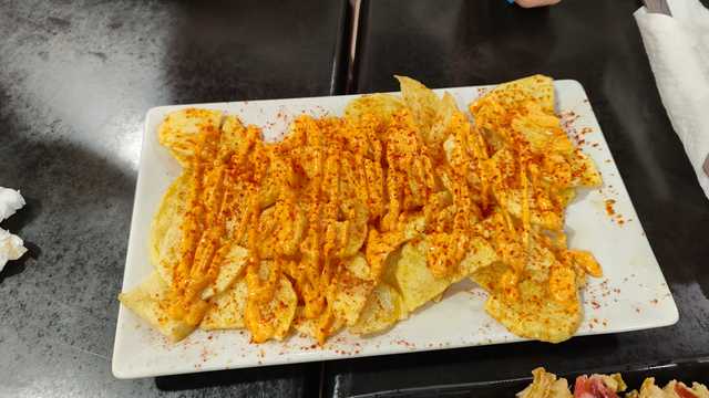 Camarero/a de Barra y Ayudante de Cocina