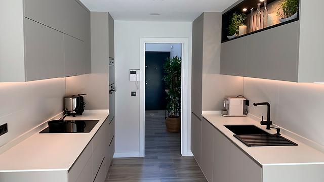 Montador/a de muebles de cocina, armarios y vestidores
