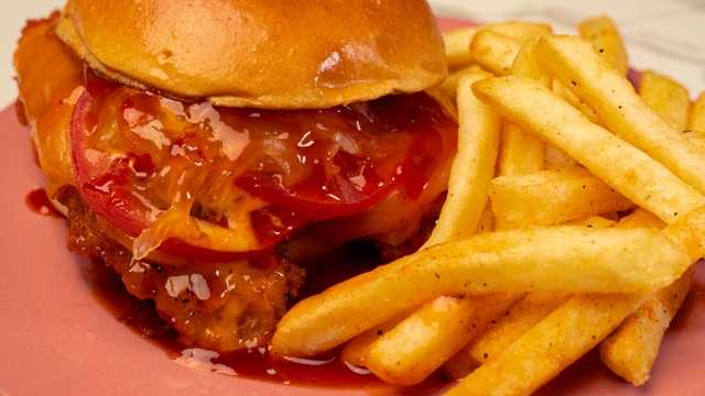 Cocinero hamburguesas