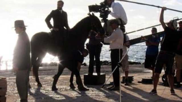 BUSCAN CABALLISTAS Y COCHEROS DE CARRO